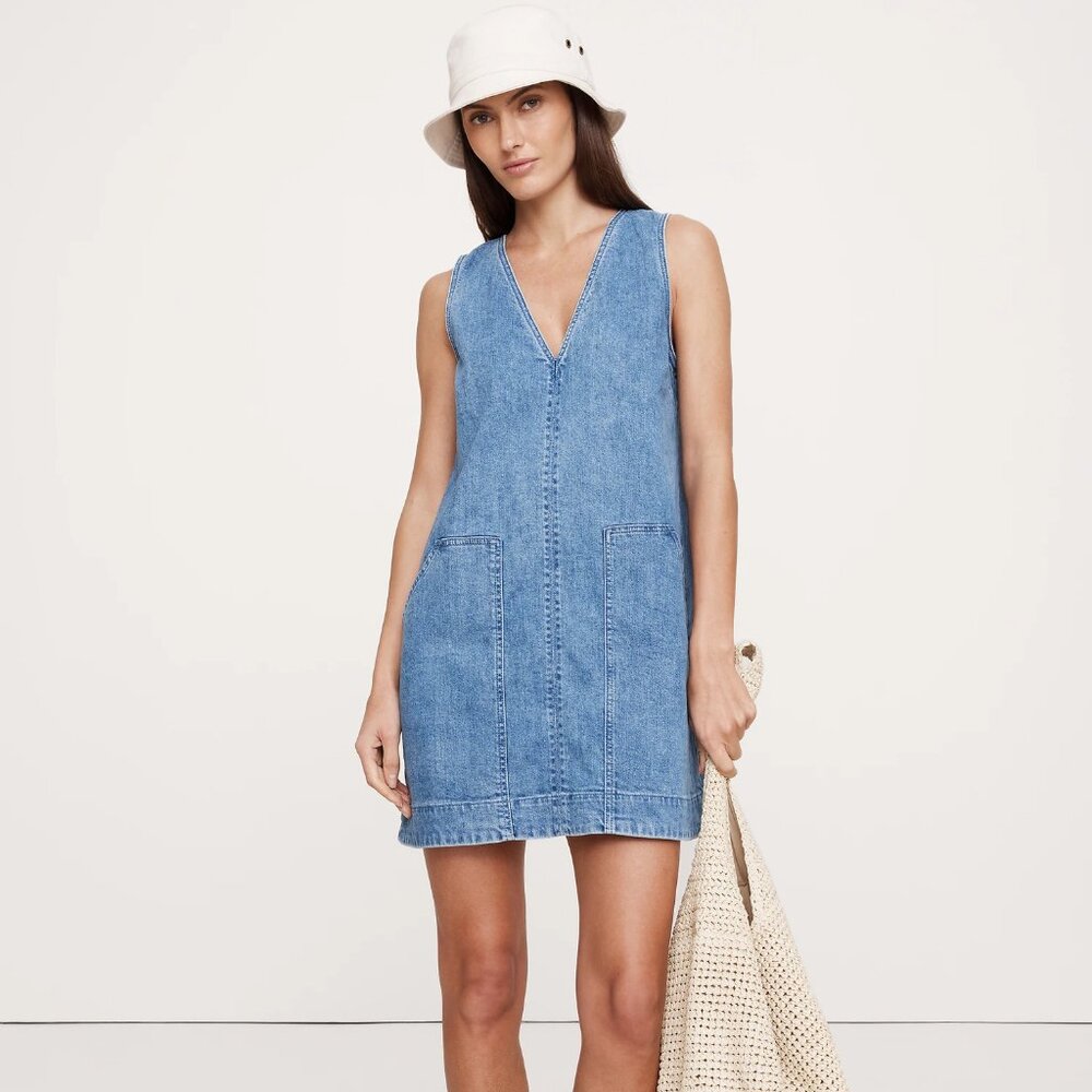 banana republic denim dress (brand new with tag) - SOLD OUT EVERYWHERE